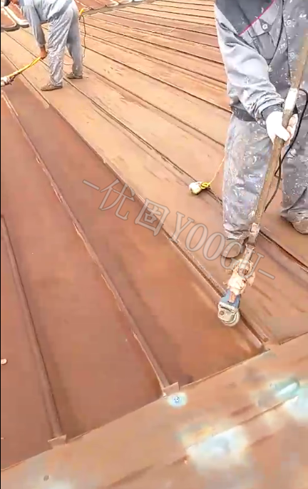 除锈施工中